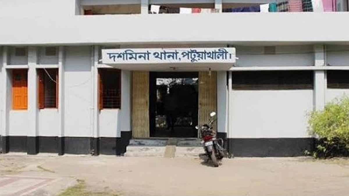 দশমিনায় বিদ্যুৎস্পৃষ্টে ২ শ্রমিক নিহত, আহত ৪