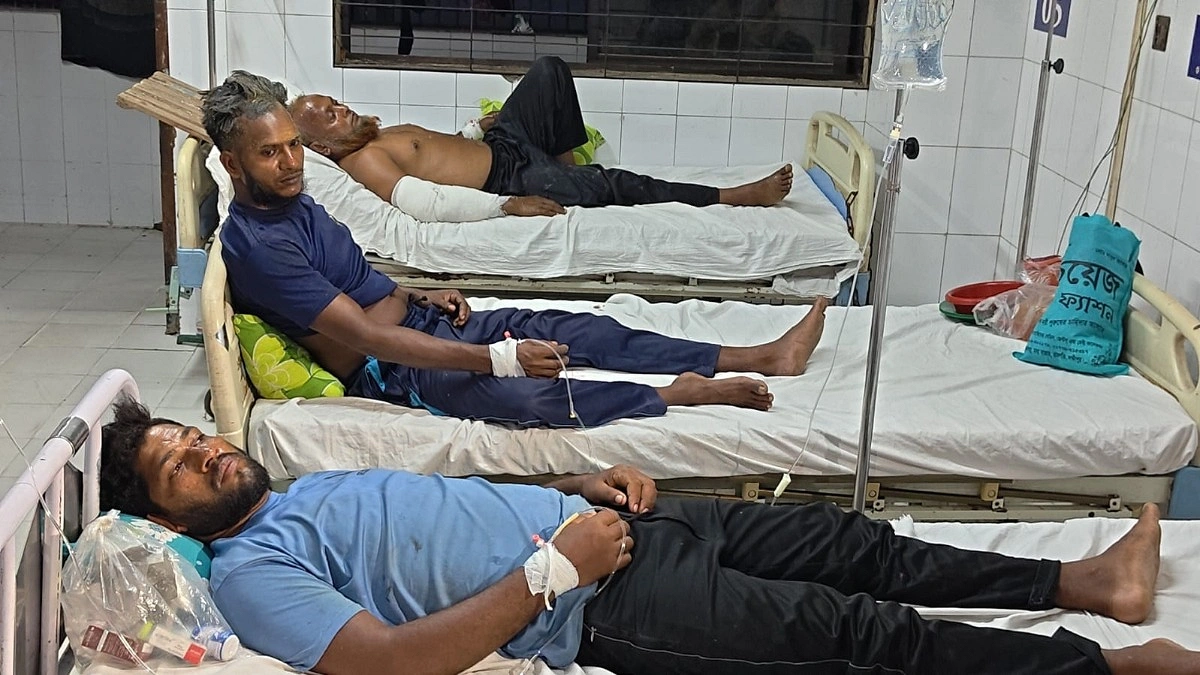 মাছধরার ট্রলারে আগুন, ঢাকায় নেওয়া ৩ জন সংকটাপন্ন