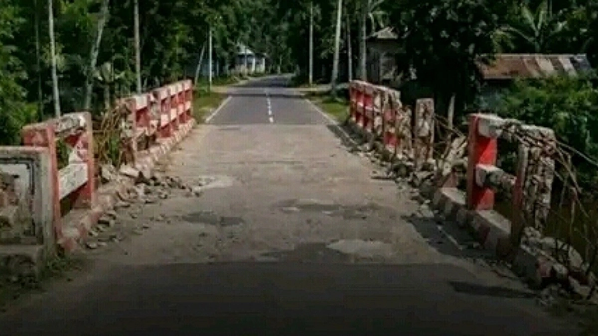 কুলাউড়ার কুদালি ছড়ার ব্রিজ এখন মরণফাঁদ
