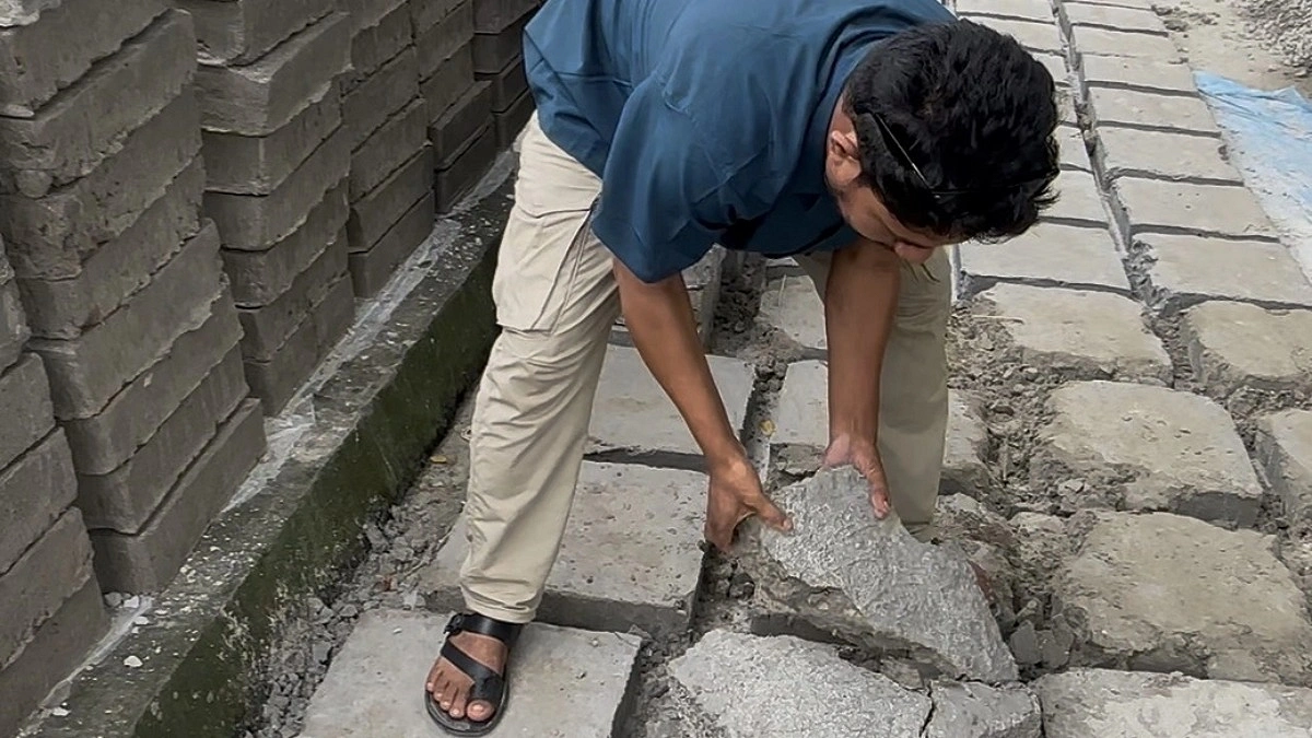 অ্যাপ্রোচ সড়কে অনিয়ম, ক্ষোভে ফুঁসছে বাউফলবাসী