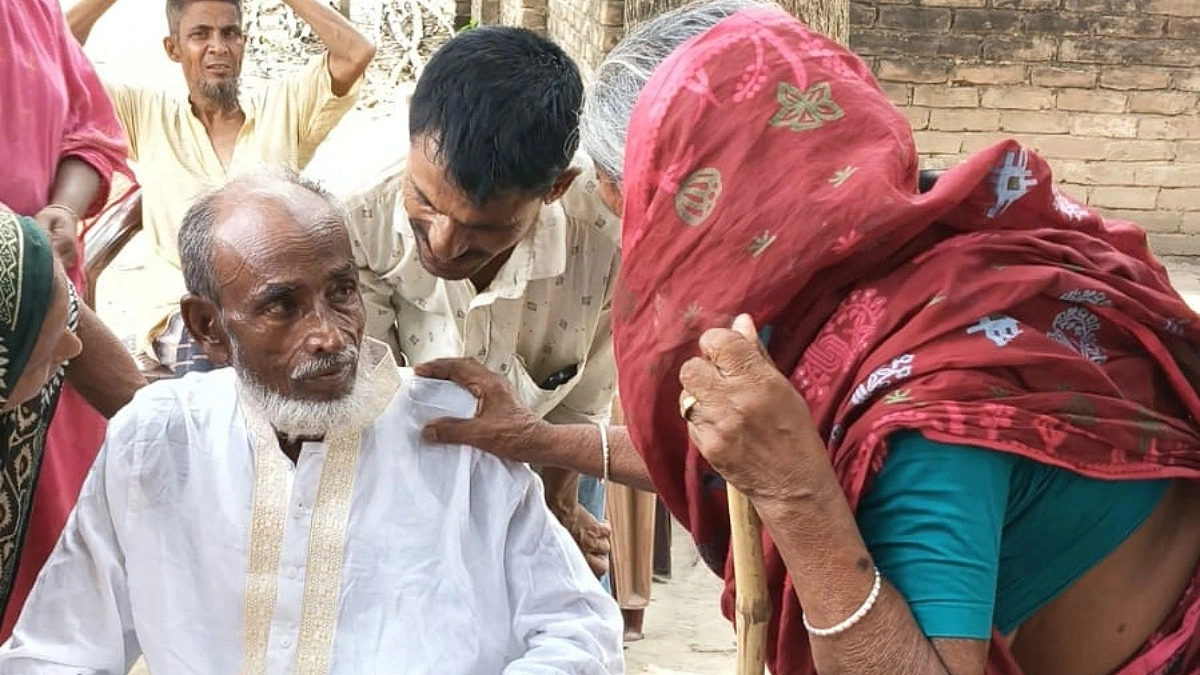 ৩৮ বছর পর ফিরে এলেন স্বামী, ঘরে তুললেন না স্ত্রী