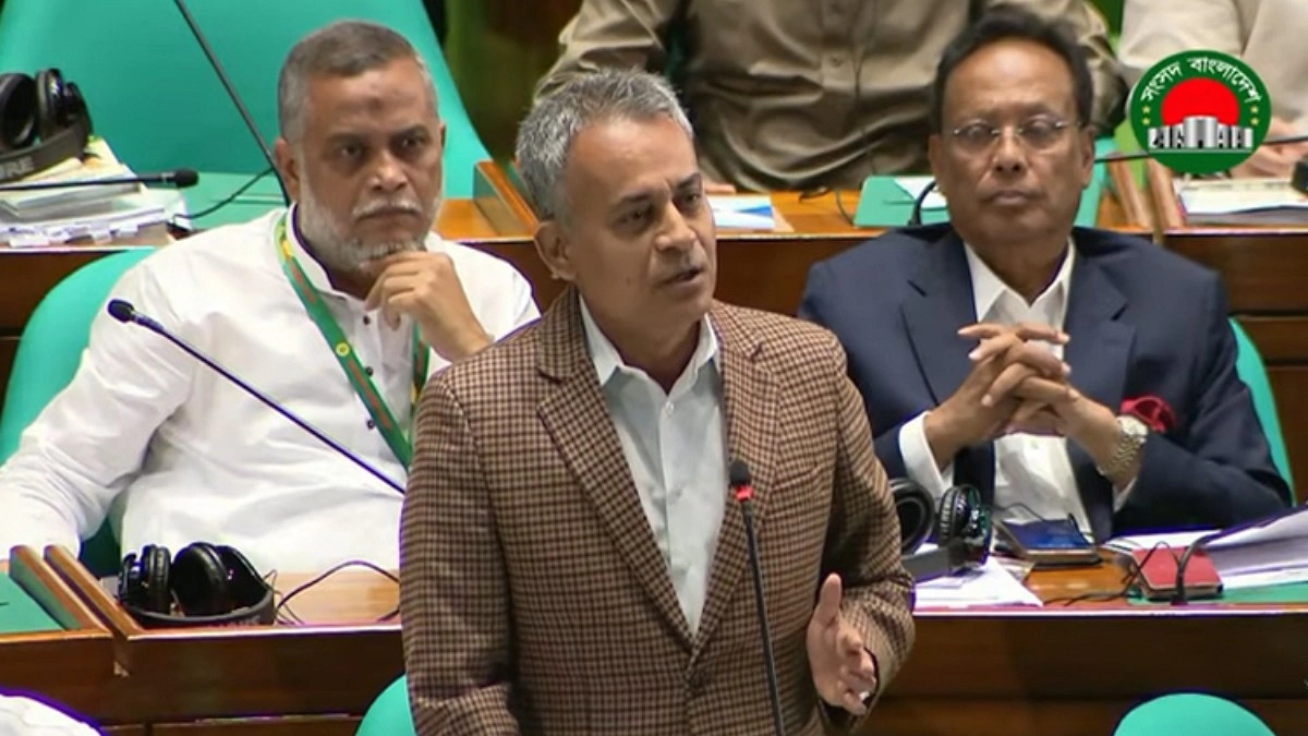 সড়ক-মহাসড়কে হতাহত কমাতে কাজ করছে সরকার : সেতুমন্ত্রী