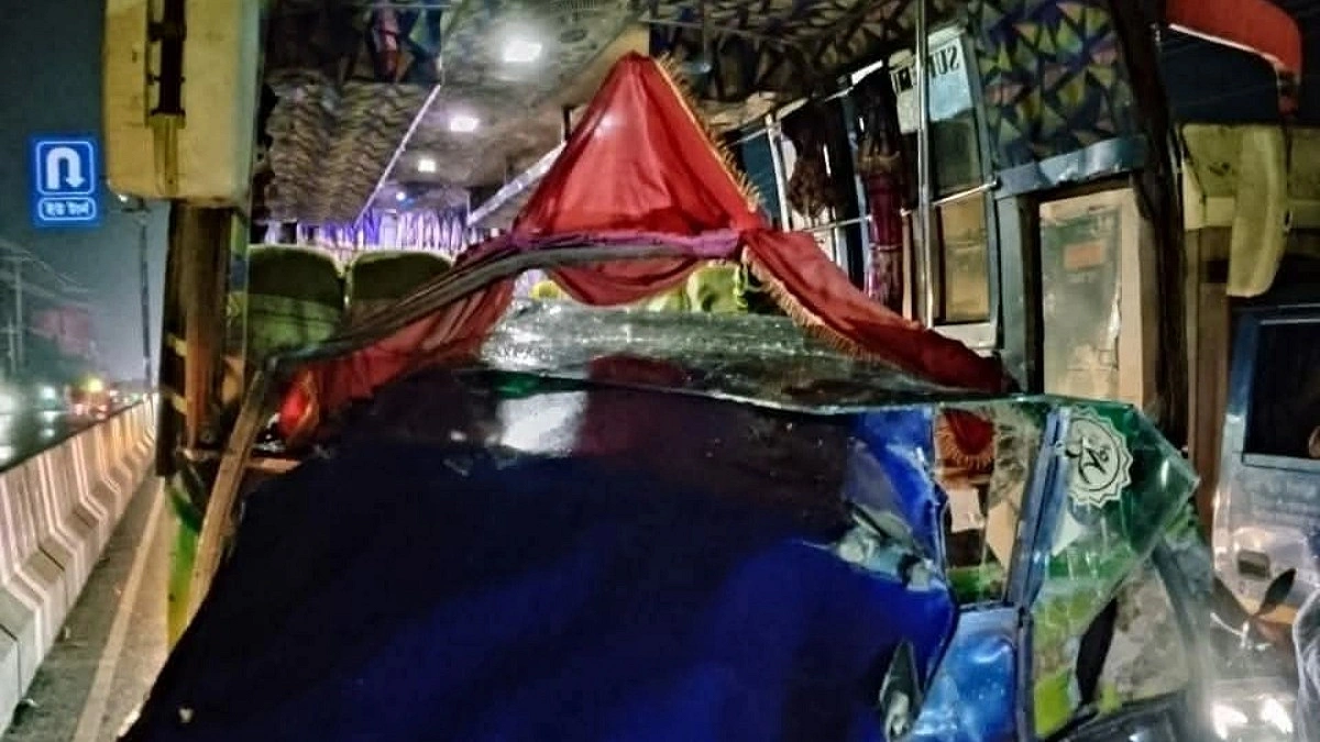 কুমিল্লায় বাস পিষে মারল অটোরিকশার ৩ যাত্রীকে