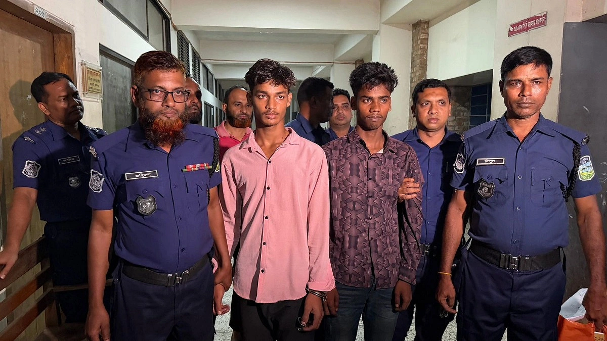 পানিতে হাত তুলে বাঁচার চেষ্টা শিশুর, নদীর তলদেশের মাটিতে চেপে ধরে ধর্ষকরা