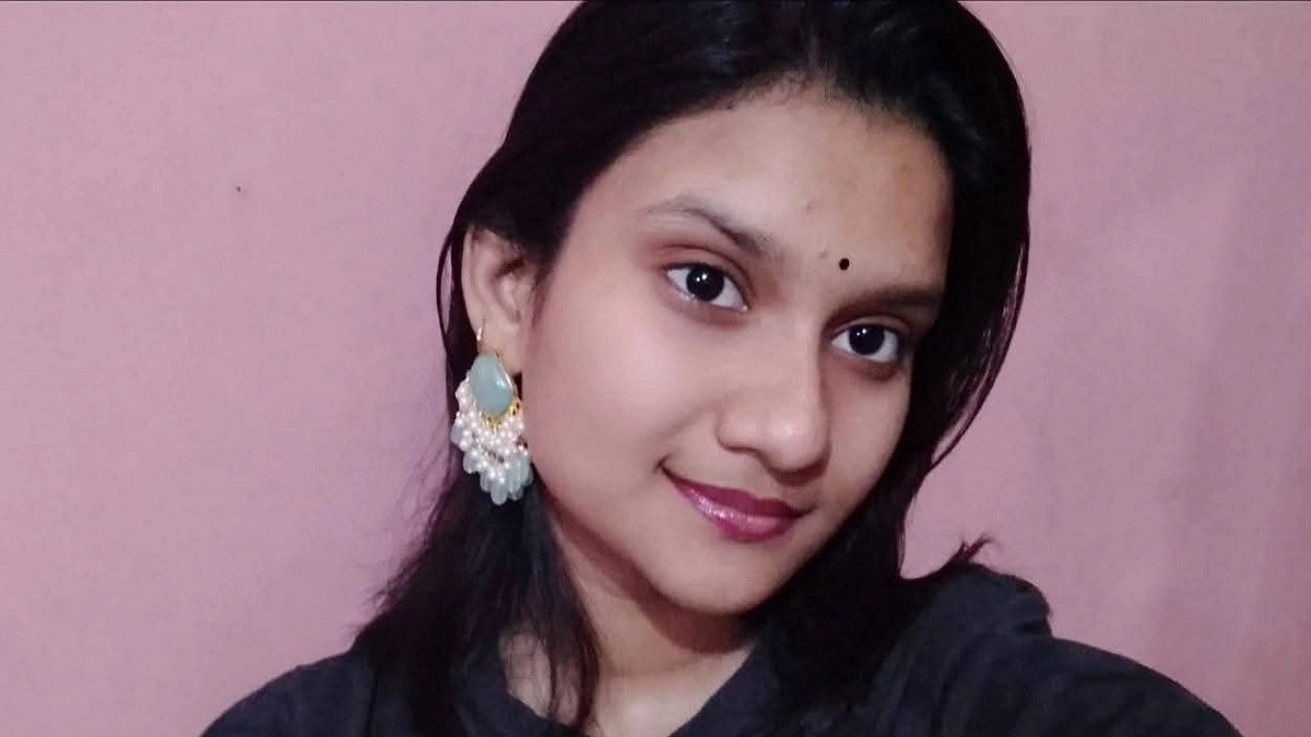 ঘরে স্ত্রীর লাশ, স্বামী পলাতক