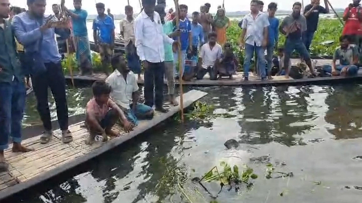 পরিচয় জানতে চাওয়ায় নৌ-ডাকাতের হাতে জেলে খুন