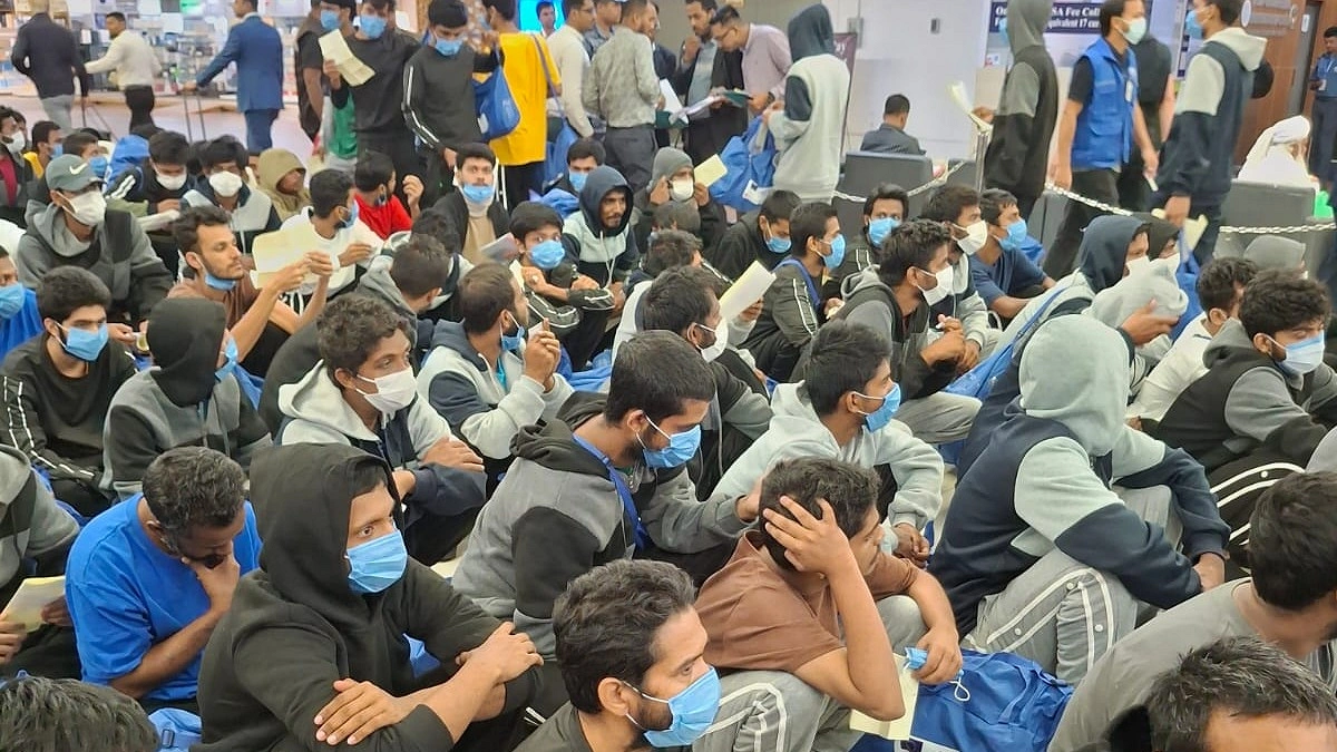 লিবিয়া থেকে ফিরলেন আরও ১৭৪ বাংলাদেশি