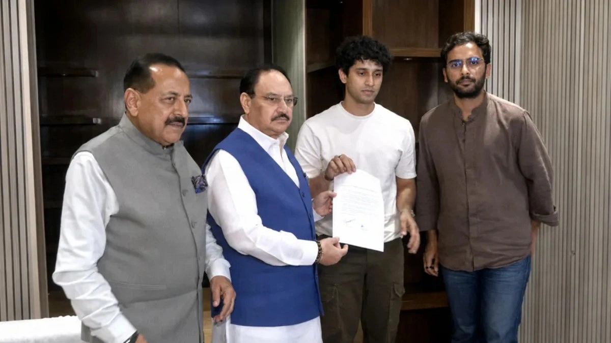 দুই মন্ত্রীর সঙ্গে বৈঠক করছেন ককরোচ নেতারা, বিকালে মন্ত্রিসভার ব্রিফিং