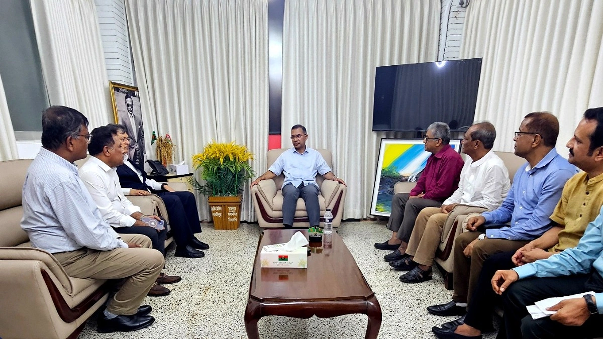 কোনো অবস্থাতেই গায়ে দাগ লাগানো যাবে না