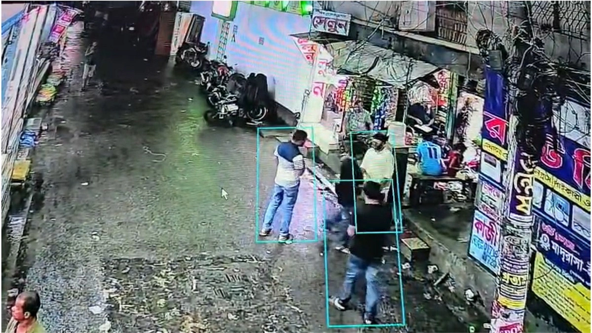 সালাম দিয়ে হাত মিলিয়েই স্বেচ্ছাসেবক দল নেতাকে গুলি
