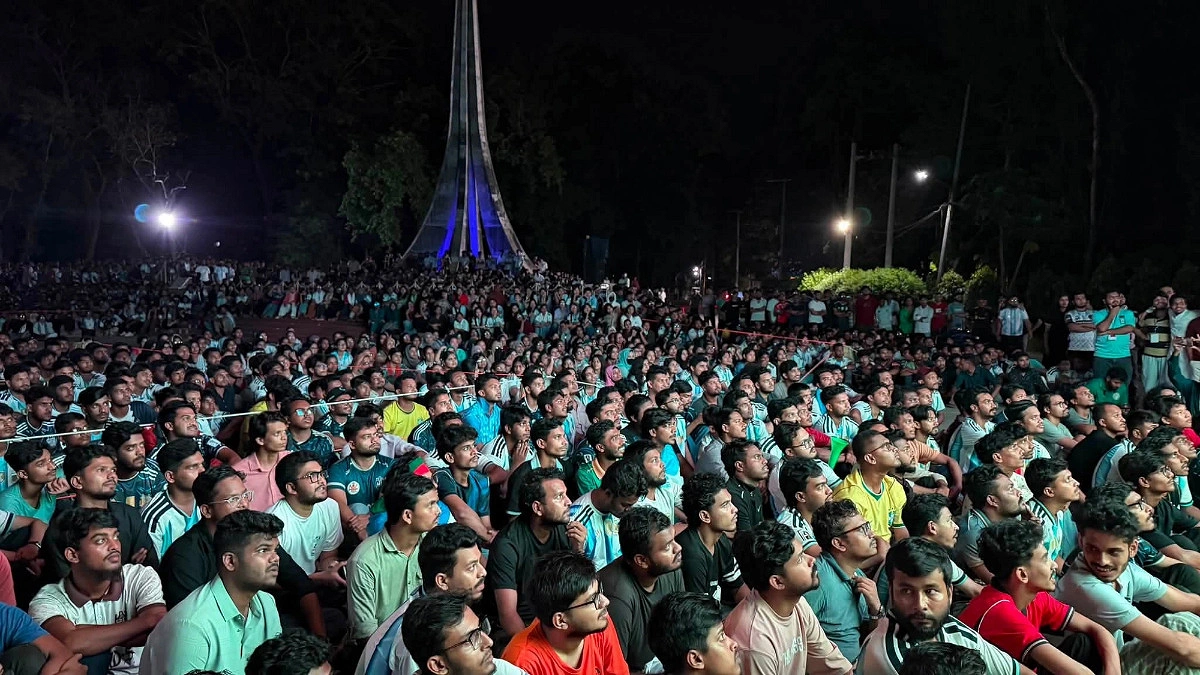 আর্জেন্টিনার জয় দেখতে নির্ঘুম বিশ্ববিদ্যালয় ক্যাম্পাস