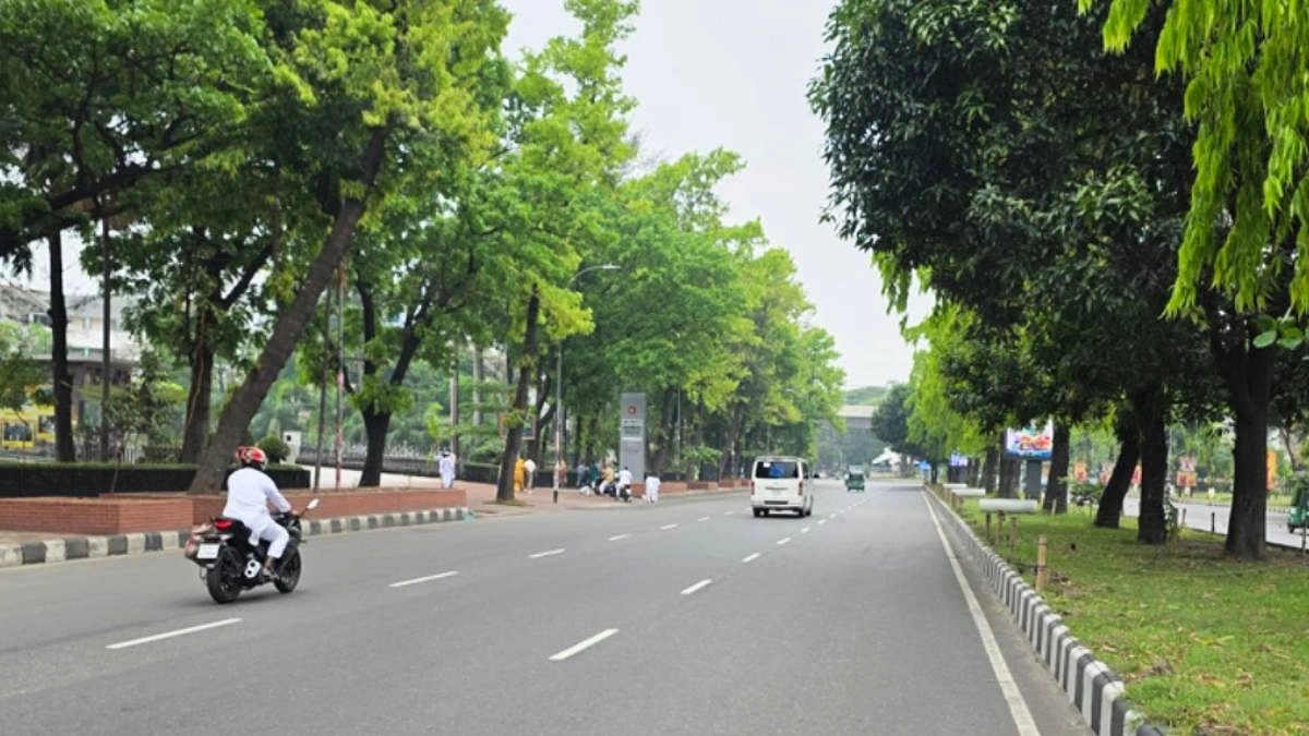 বৃষ্টিতে রাজধানীর বাতাসে ফিরেছে স্বস্তি