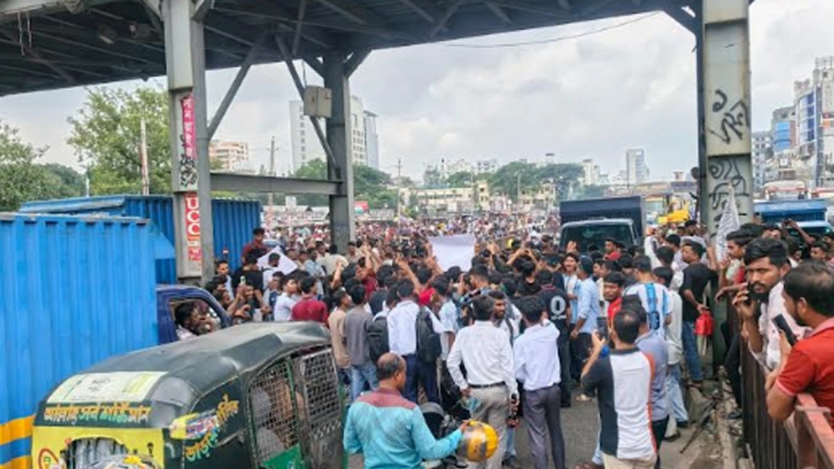 শিক্ষার্থীদের আন্দোলনে উত্তরায় তীব্র যানজট