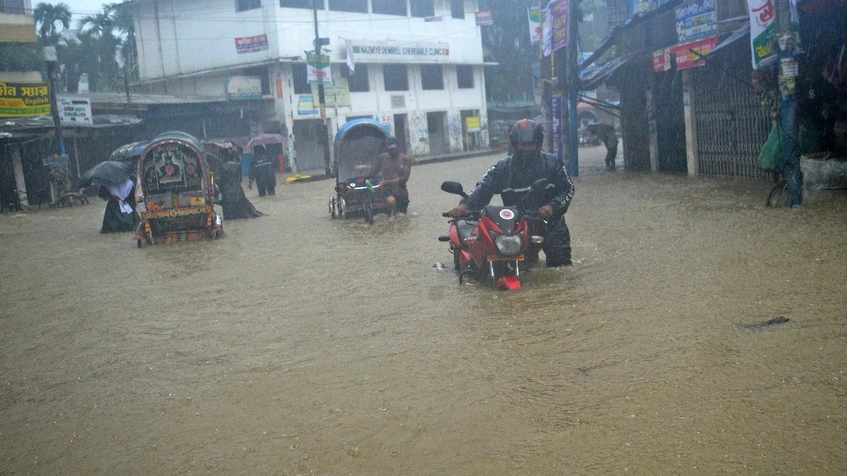 জলাবদ্ধতায় স্থবির জনজীবন