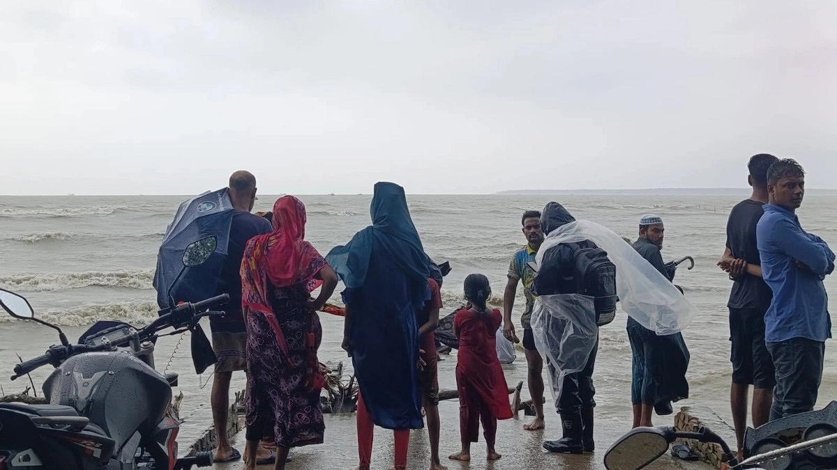 শুভসন্ধ্যা সমুদ্রসৈকতে গোসলে নেমে কিশোর নিখোঁজ
