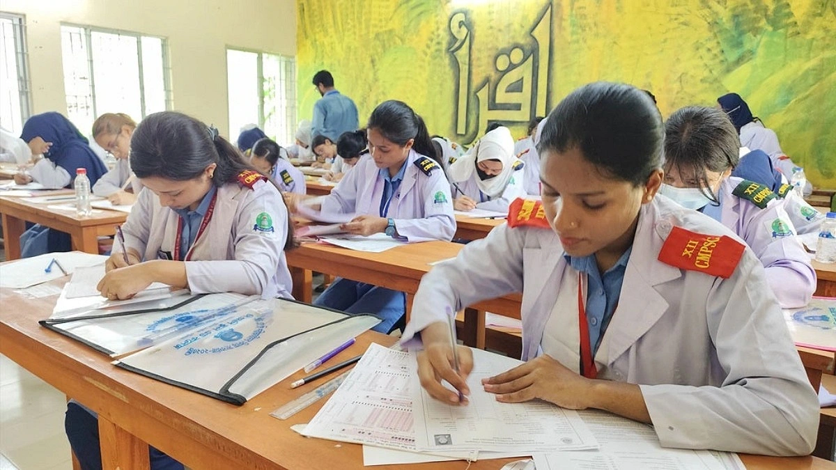 বন্যার বিরতির পর চট্টগ্রামে আবার এইচএসসি পরীক্ষা শুরু