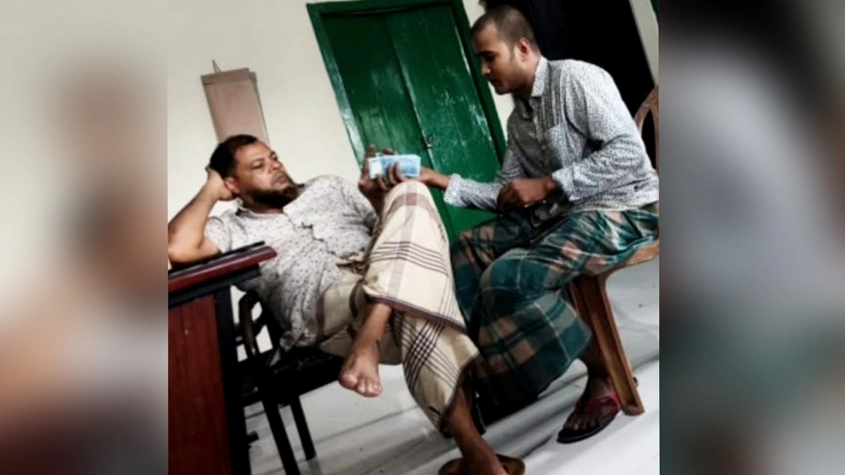 জেলেদের কাছ থেকে নৌ-পুলিশের মাসোহারা আদায়ের অভিযোগ
