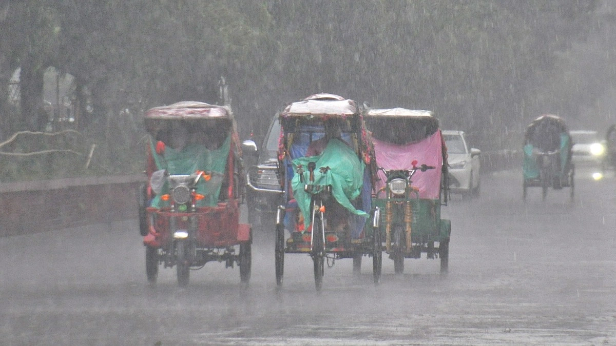 ঢাকায় আজও হতে পারে বৃষ্টি, ১০ অঞ্চলে ঝড়ের আভাস