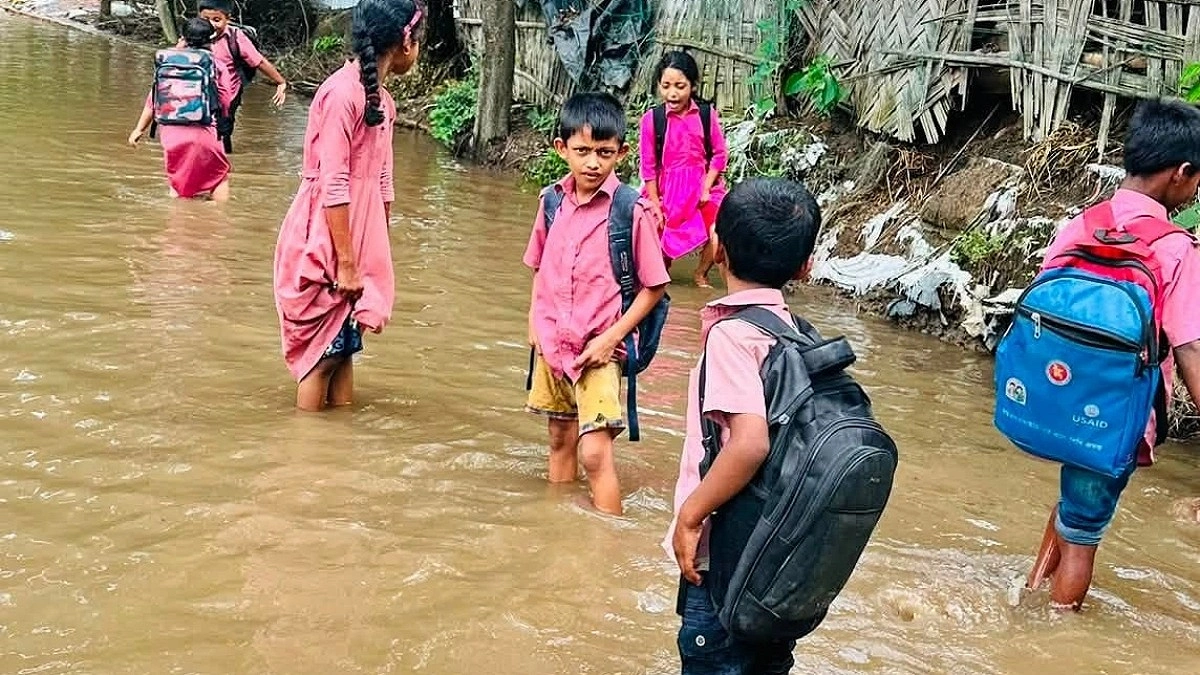 টানা বৃষ্টিতে ৫ হাজার মানুষ পানিবন্দি, দুর্ভোগ