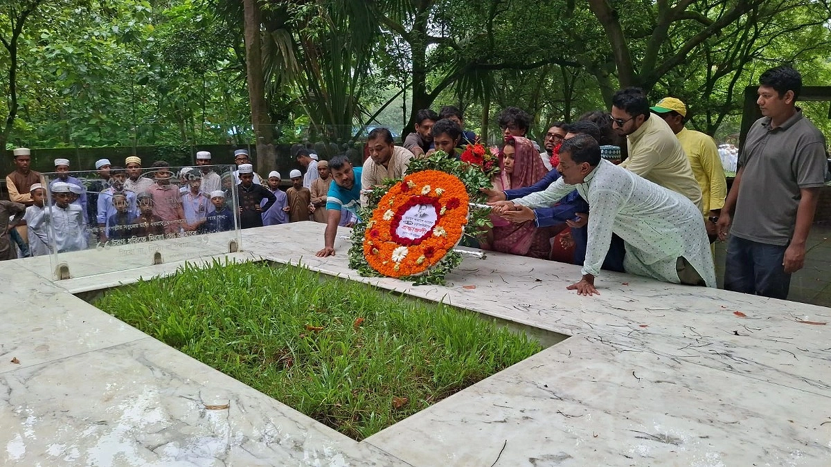 নানা আয়োজনে হুমায়ূন আহমেদের ১৪তম মৃত্যুবার্ষিকী পালিত