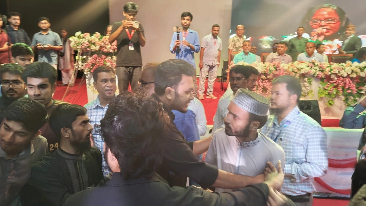 শিবির-ছাত্রশক্তির প্রশ্ন, ছাত্রদল কেন মঞ্চে?