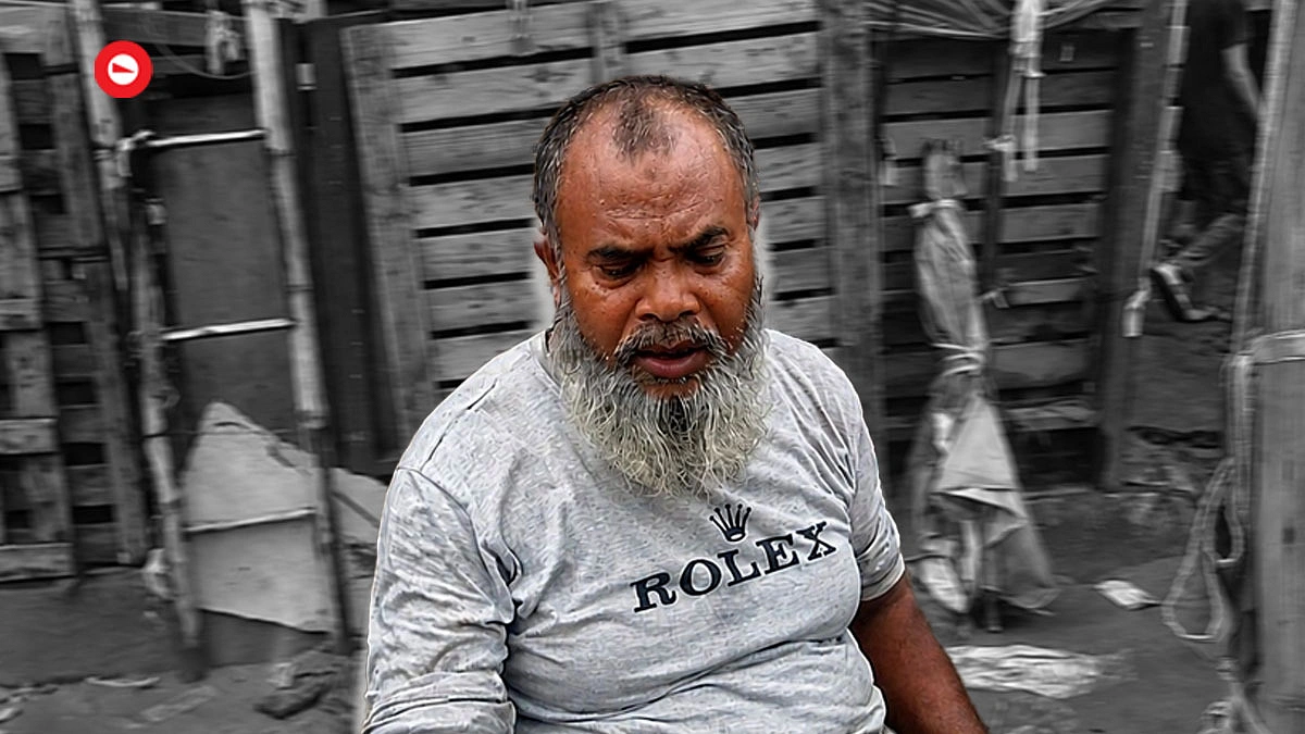 ‘দোকান খুলতে না পারলে কিস্তি দেব কীভাবে?’