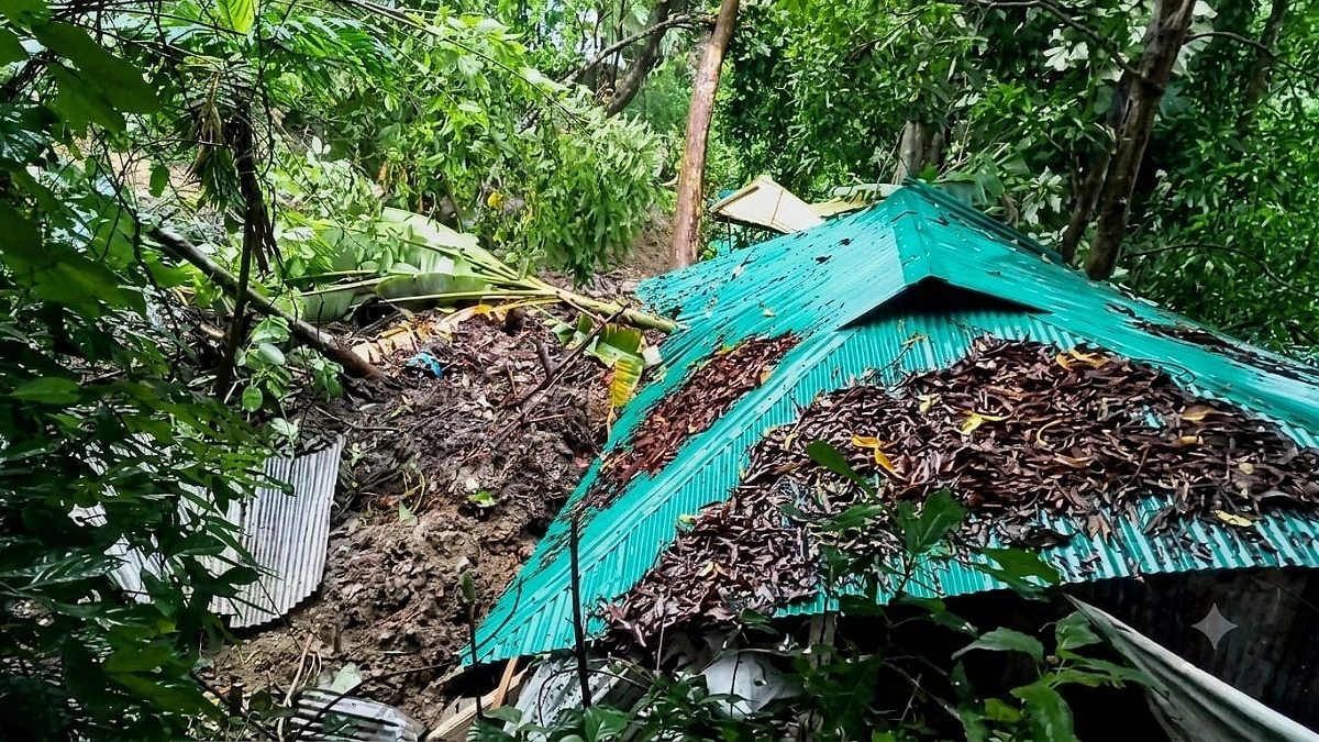 কক্সবাজারে আবারও পাহাড়ধস: গৃহবধূর মৃত্যু