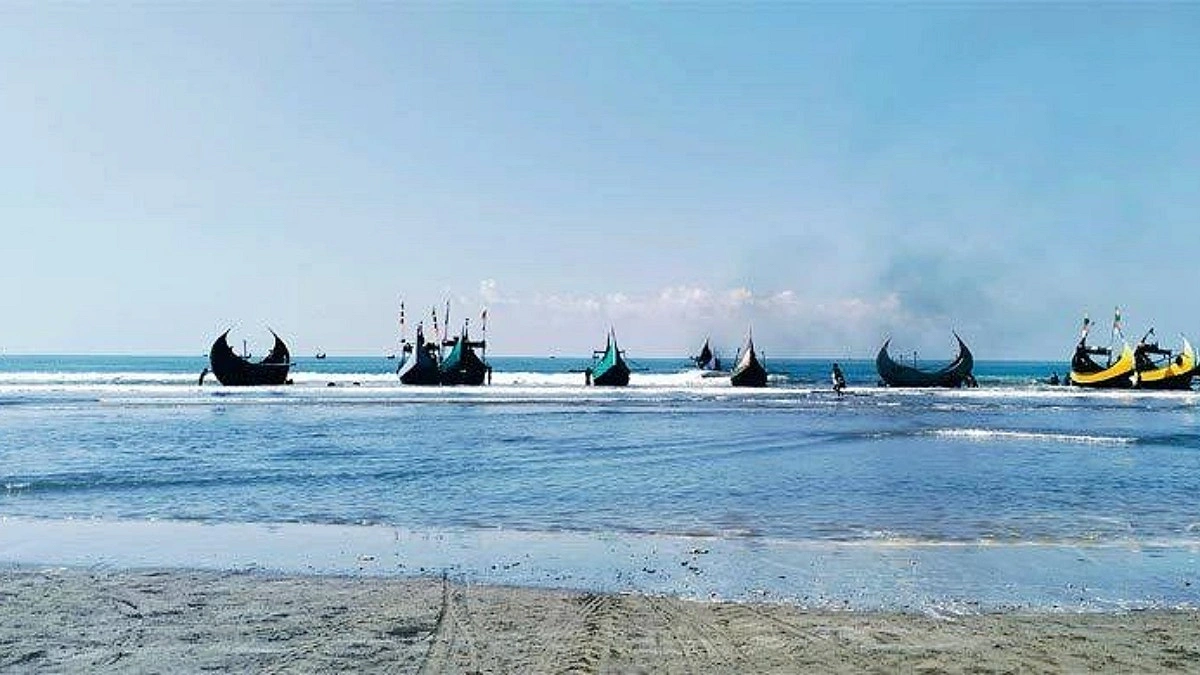 টেকনাফে ভেসে এলো অর্ধগলিত তিন মরদেহ