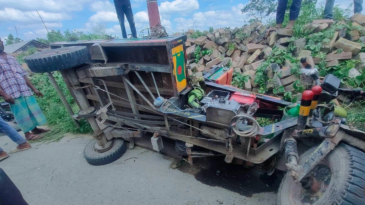 চুয়াডাঙ্গায় সড়ক দুর্ঘটনায় ভ্যানচালকের মৃত্যু
