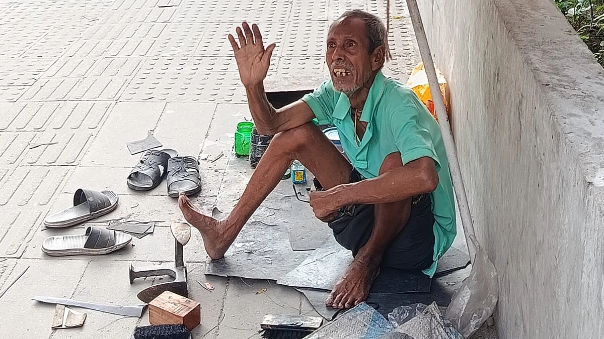 রাজনীতি কি আমারে ভাত দিব?