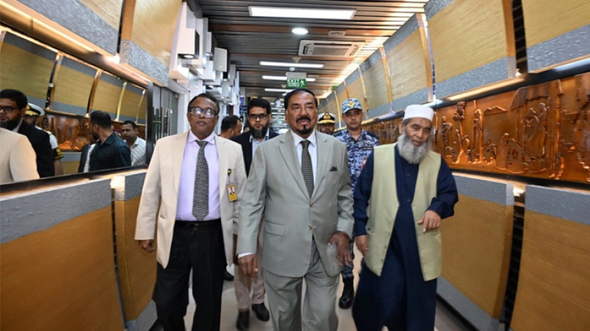 আয়াতুল্লাহ খামেনির জানাজায় অংশ নিতে ইরানের পথে স্পিকার