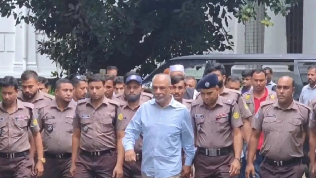 ট্রাইব্যুনালে আনা হয়েছে লতিফ সিদ্দিকীকে