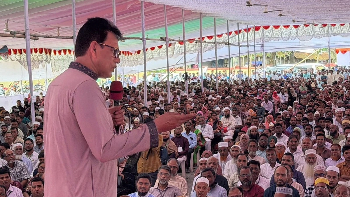 শিক্ষার্থীদের পড়াশোনার মতো খেলাধুলায়ও পারদর্শী হতে হবে