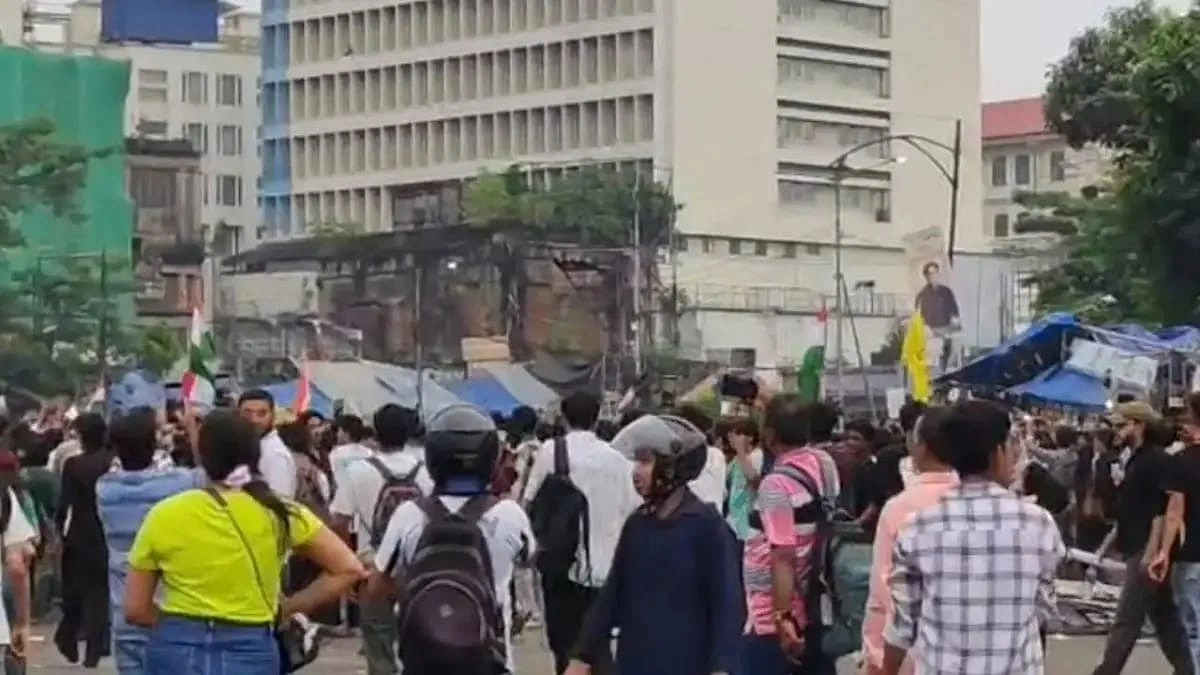 কলকাতায় আন্দোলনকারীদের সঙ্গে পুলিশের সংঘর্ষ