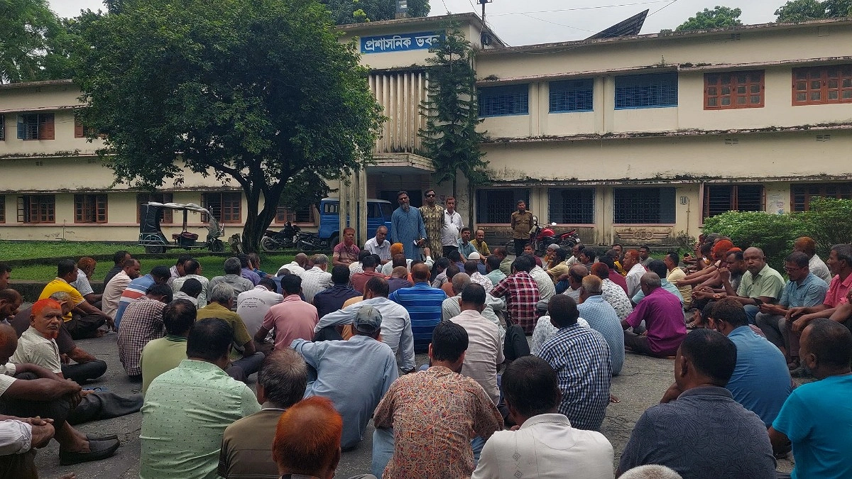 দাবি আদায়ে ঠাকুরগাঁও সুগার মিলে দুই ঘণ্টার কর্মবিরতি