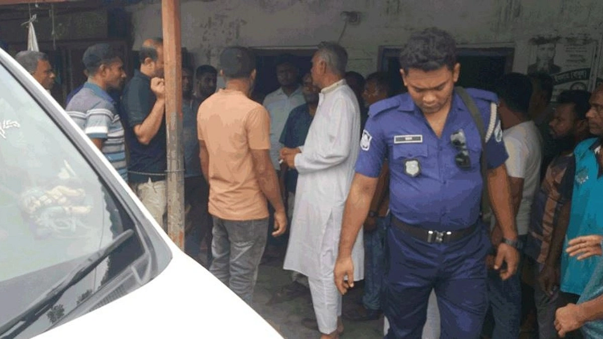 রাজশাহীতে বিএনপি কার্যালয়ে আগুন, তদন্তের নির্দেশ এমপির