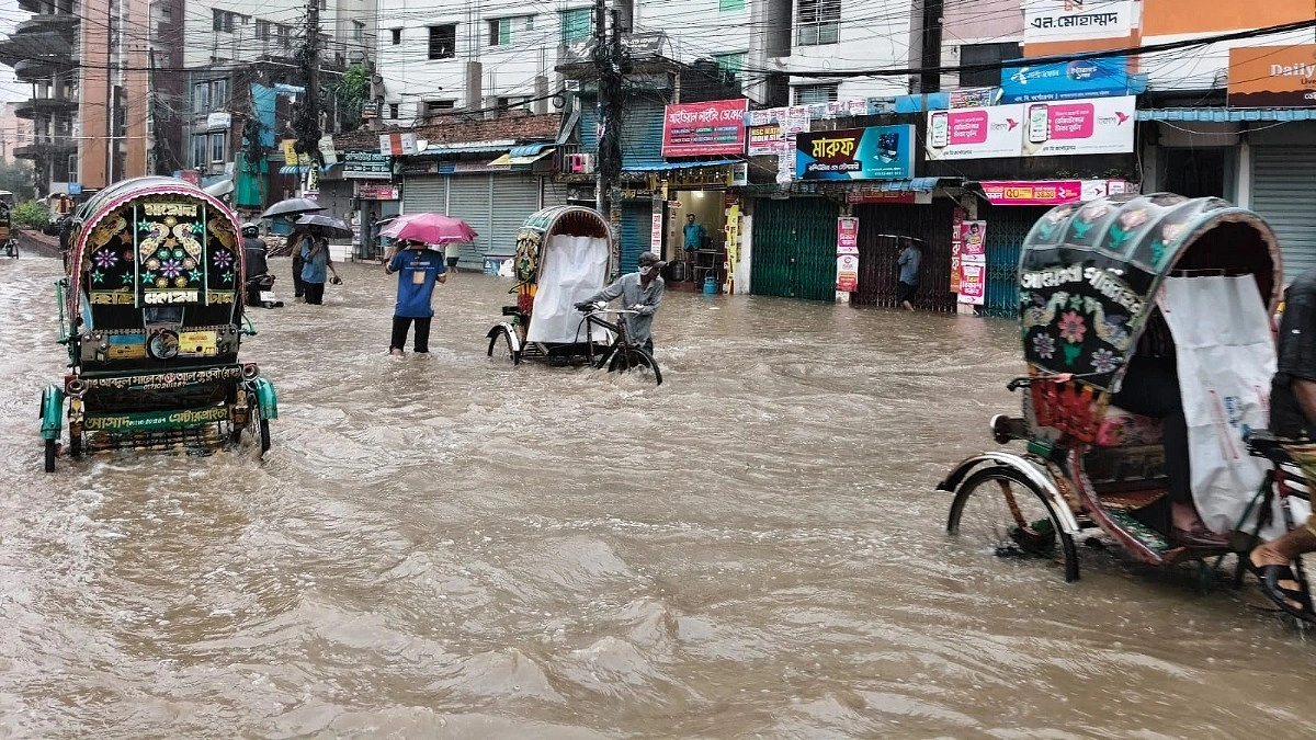টানা বৃষ্টিতে চট্টগ্রামে ভোগান্তি