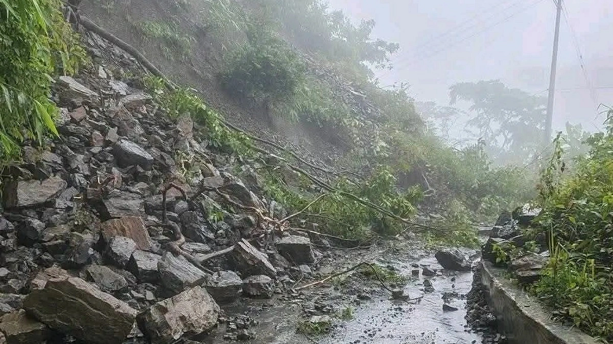 বান্দরবানে টানা বৃষ্টিতে ভূমিধস ও জলাবদ্ধতার শঙ্কা
