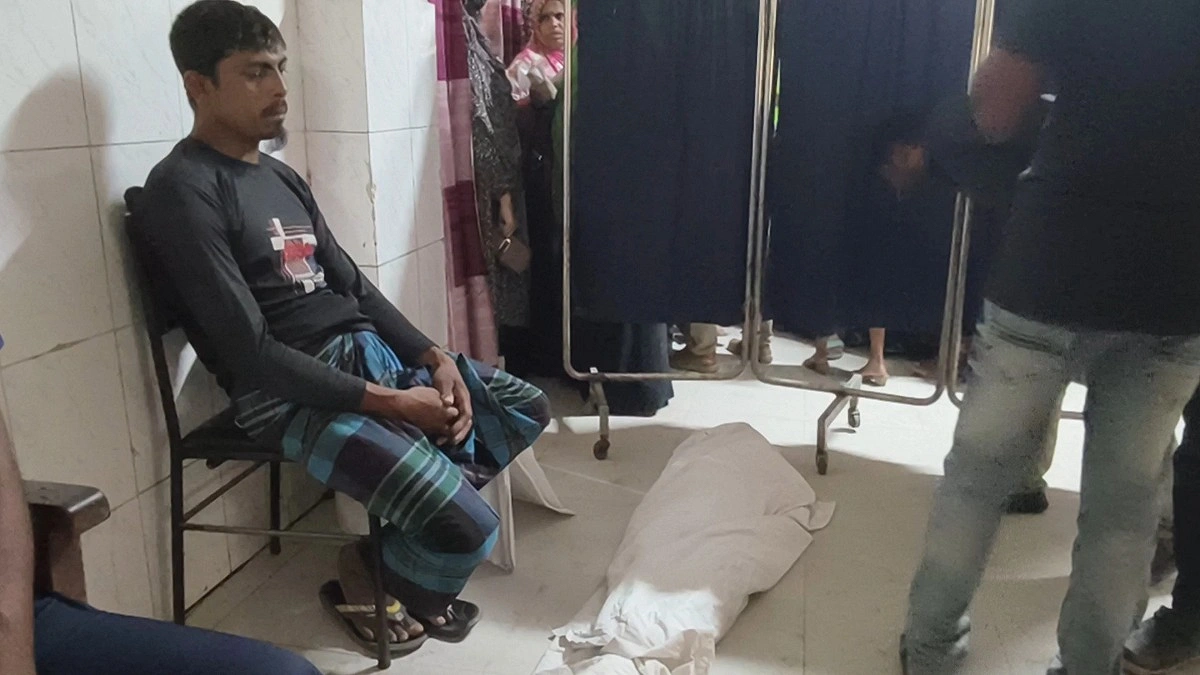 ‘এখানে দেওয়া ছিল ভুল’- এতিমখানায় শিশুর মৃত্যুর খবরে বাবা