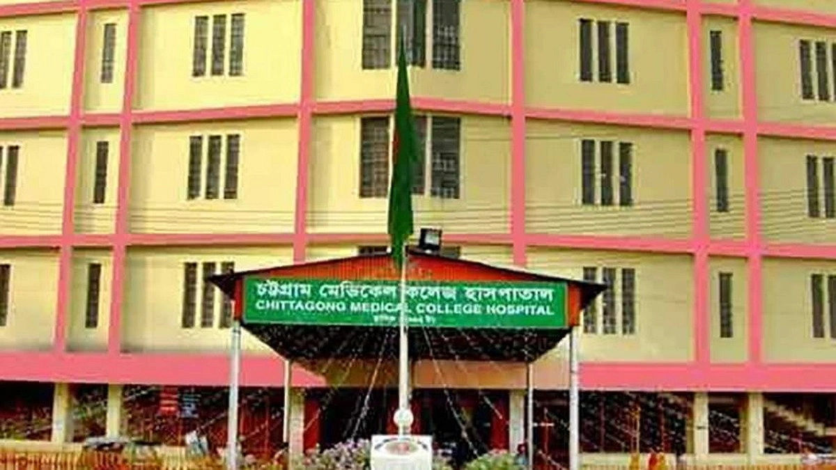 ‘বড় পর্দায় খেলা দেখছিলাম, কে যেন ছুরি মারল’