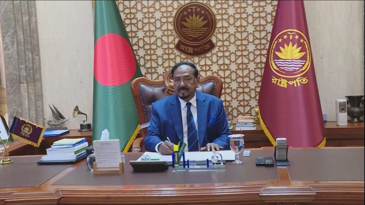 বঙ্গভবনে অফিস শুরু করলেন ভারপ্রাপ্ত রাষ্ট্রপতি