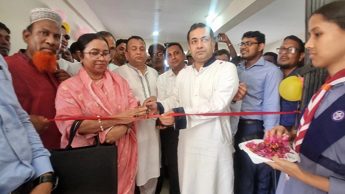 মিলনায়তনে প্রবেশ নিয়ে ছাত্রদল-ছাত্রশিবির নেতাদের হাতাহাতি