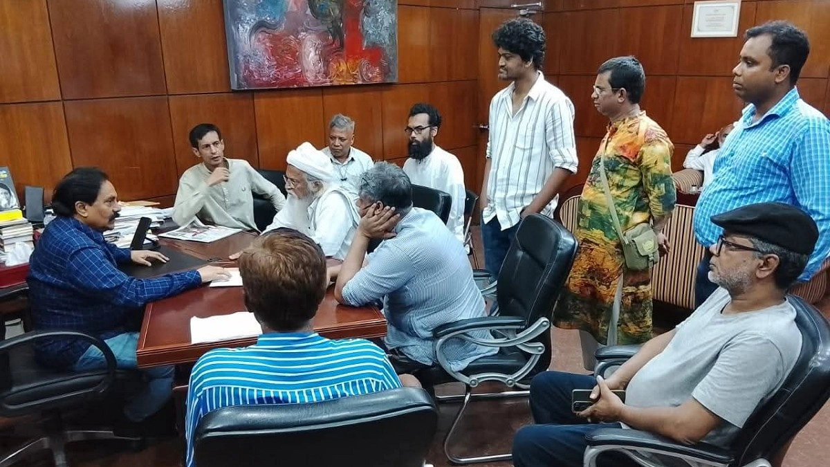 লালন ফকিরকে ‘বিকৃত’ করার অভিযোগ, শিল্পকলার বিরুদ্ধে প্রতিবাদ