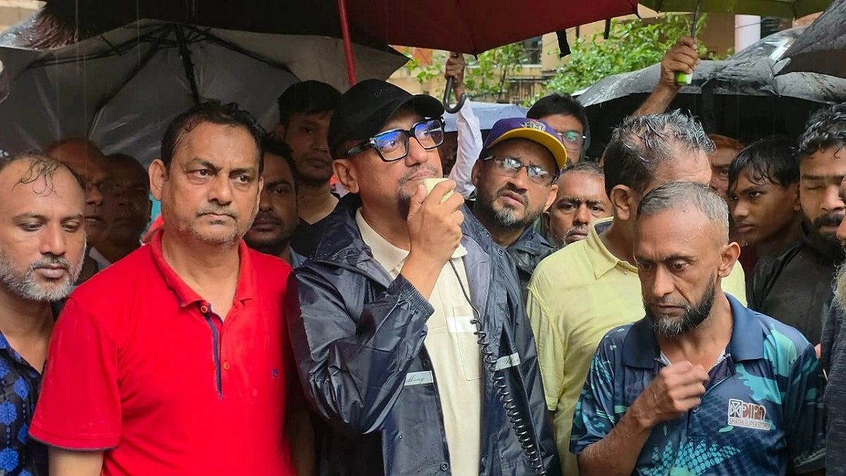 পাহাড়ধসে প্রাণহানি, ঝুঁকিপূর্ণ এলাকা ছাড়তে কড়াকড়ি চসিকের
