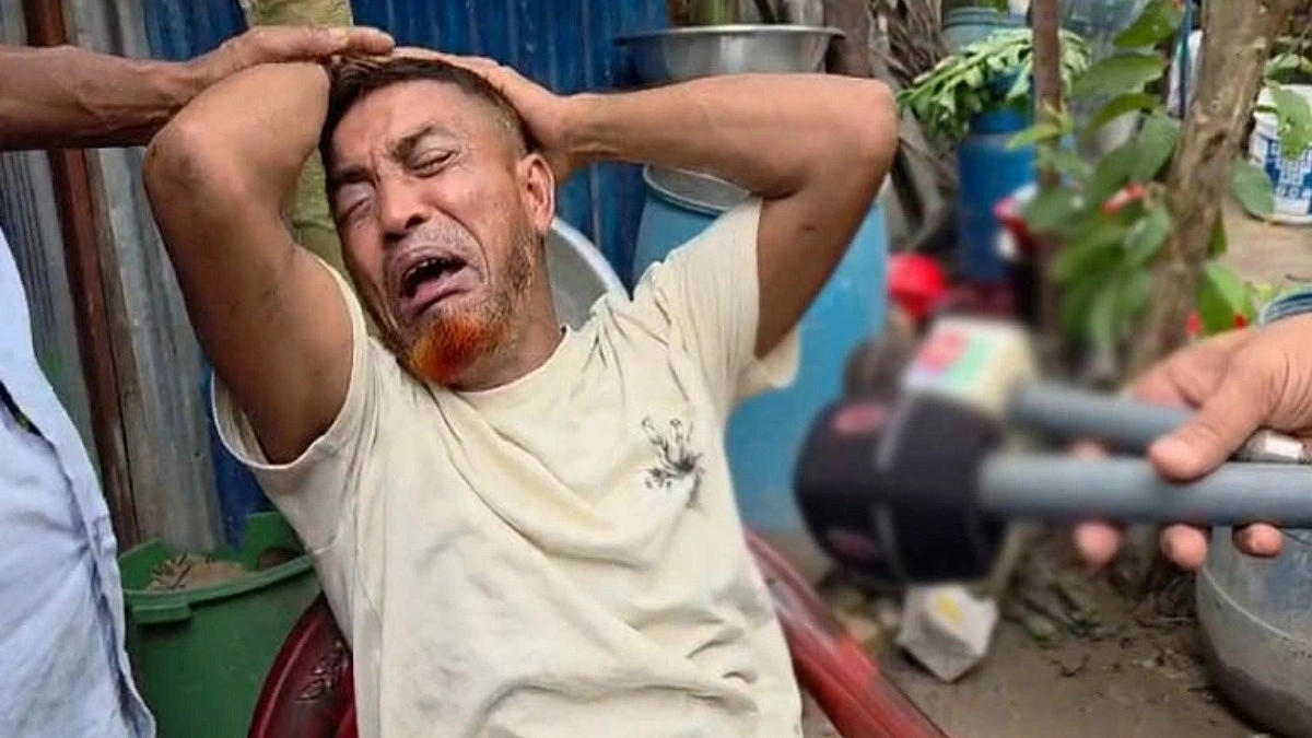 ‘বিদেশ থেকে কল আসছে, মোবাইলে দেখি আগুন আর আগুন’