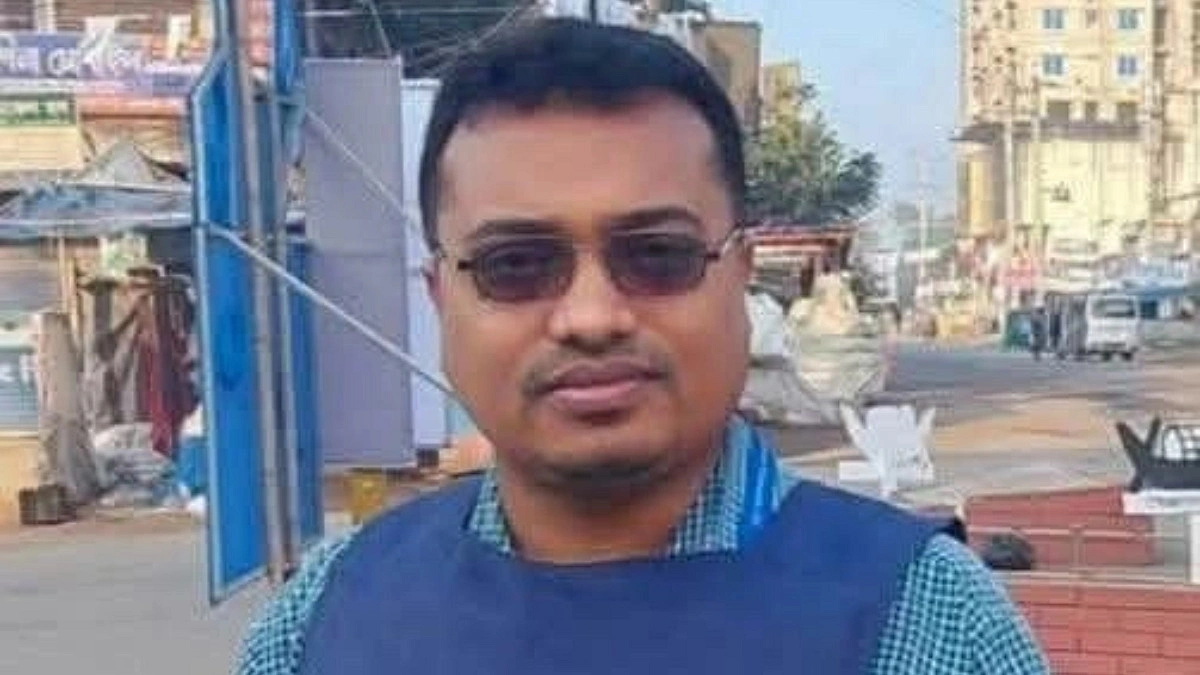 ছাগলনাইয়ায় মোহনা টিভির সাংবাদিকের ওপর হামলা