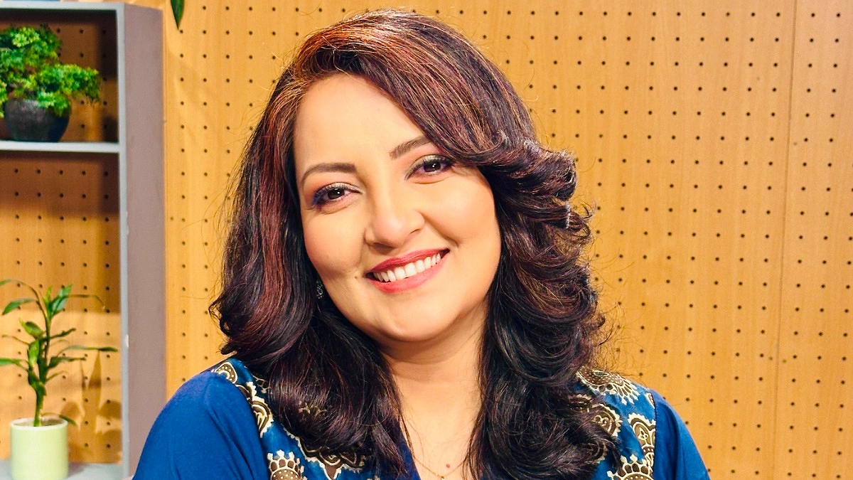 দেশে ফিরেছেন মুনমুন, ১৭০০ দিন পর ক্যামেরার সামনে
