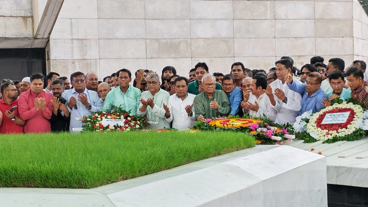 জিয়ার সমাধিতে শ্রদ্ধা জানালেন সরকারি বিভিন্ন দপ্তরে দায়িত্ব পাওয়া বিএনপির ১২ নেতা