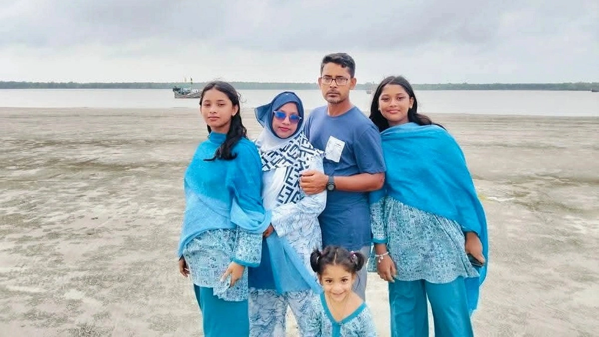 ডুবে যাওয়া মেয়েকে বাঁচাতে পারলেও স্রোতের টানে তলিয়ে গেলেন বাবা