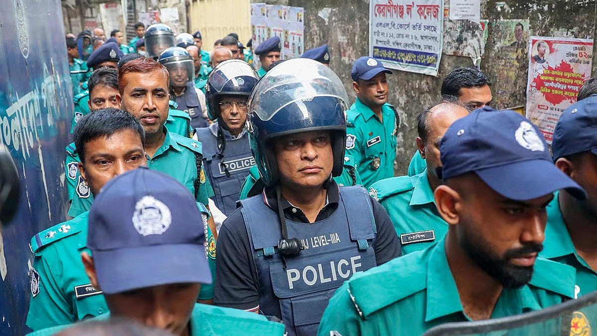 সাবেক সেনা কর্মকর্তা জিয়াউল আহসানের মিরপুরের বাসায় দুদকের অভিযান